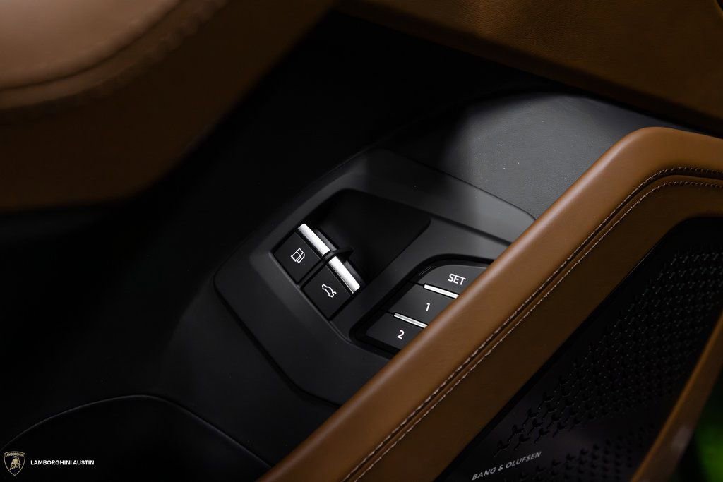 New 2025 Lamborghini Urus SE image 24