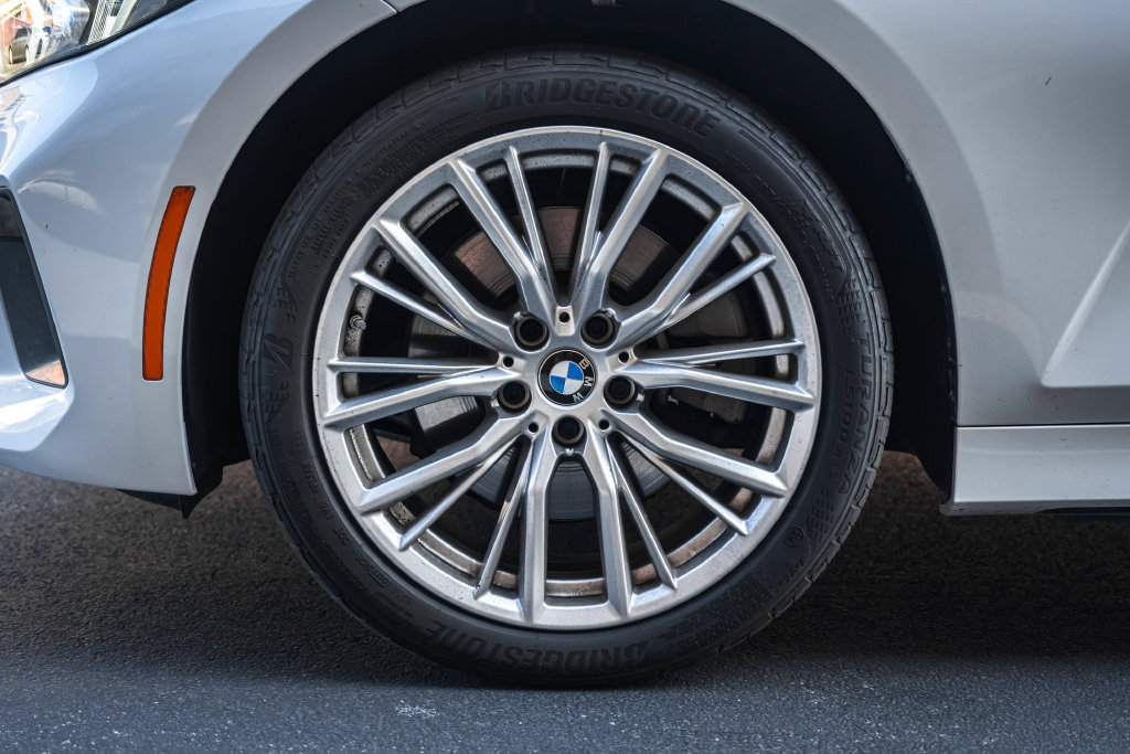 Used 2024 BMW 330i xDrive Sedan AWD/4WD image 15