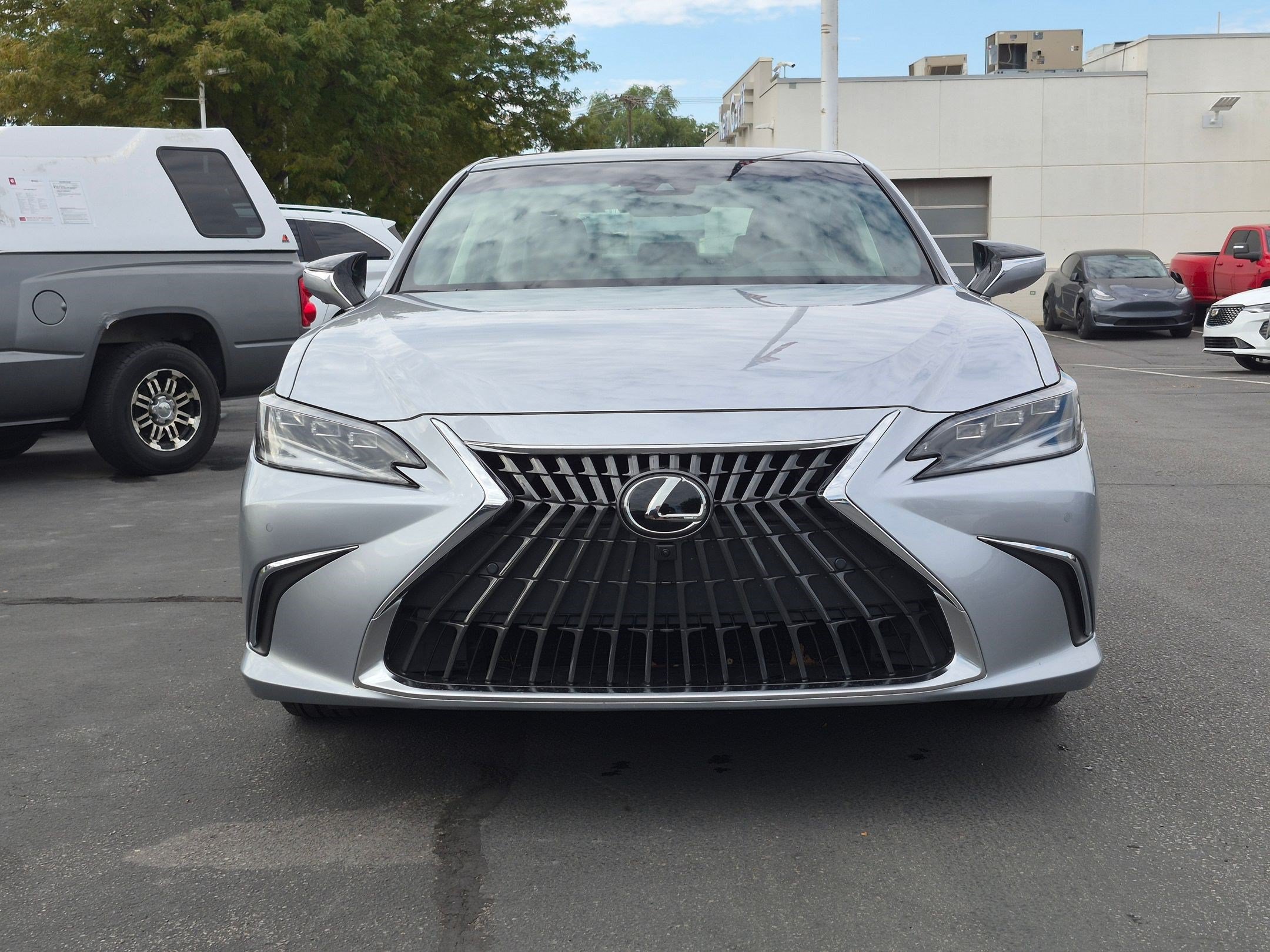 Used 2025 Lexus ES 350 Ultra Luxury FWD image 11