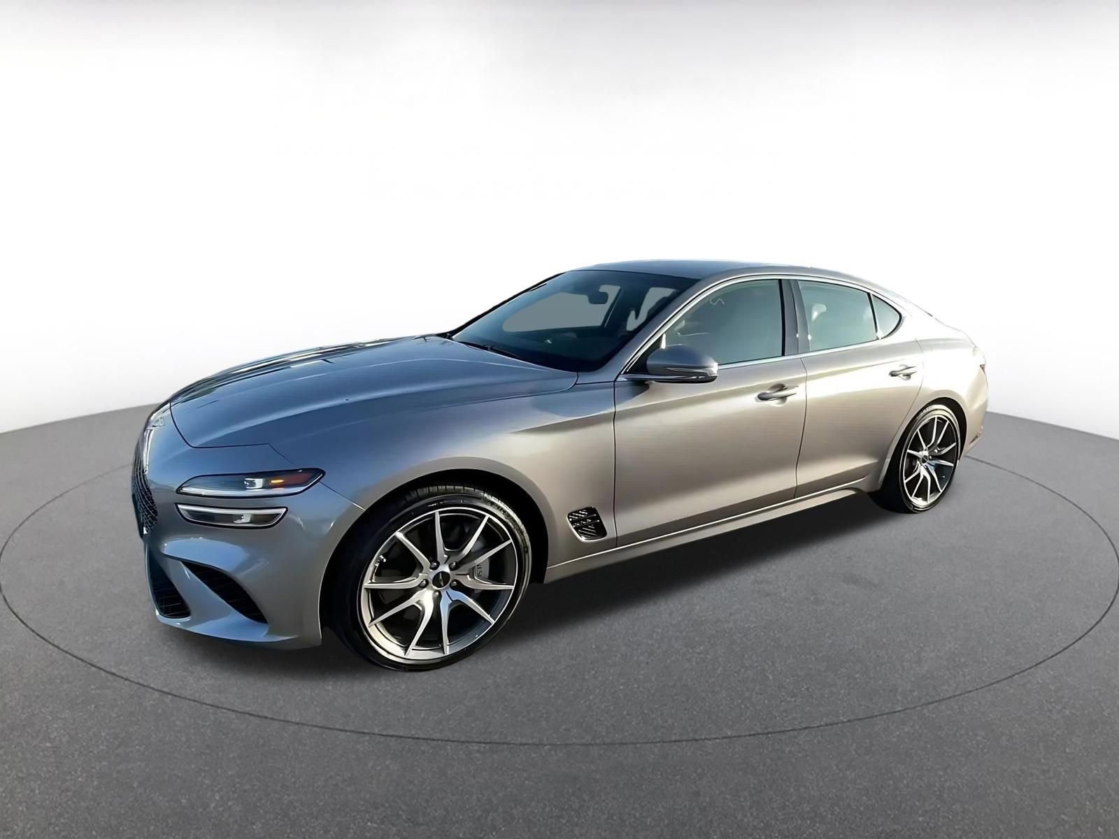 Used 2025 Genesis G70 2.5T image 8