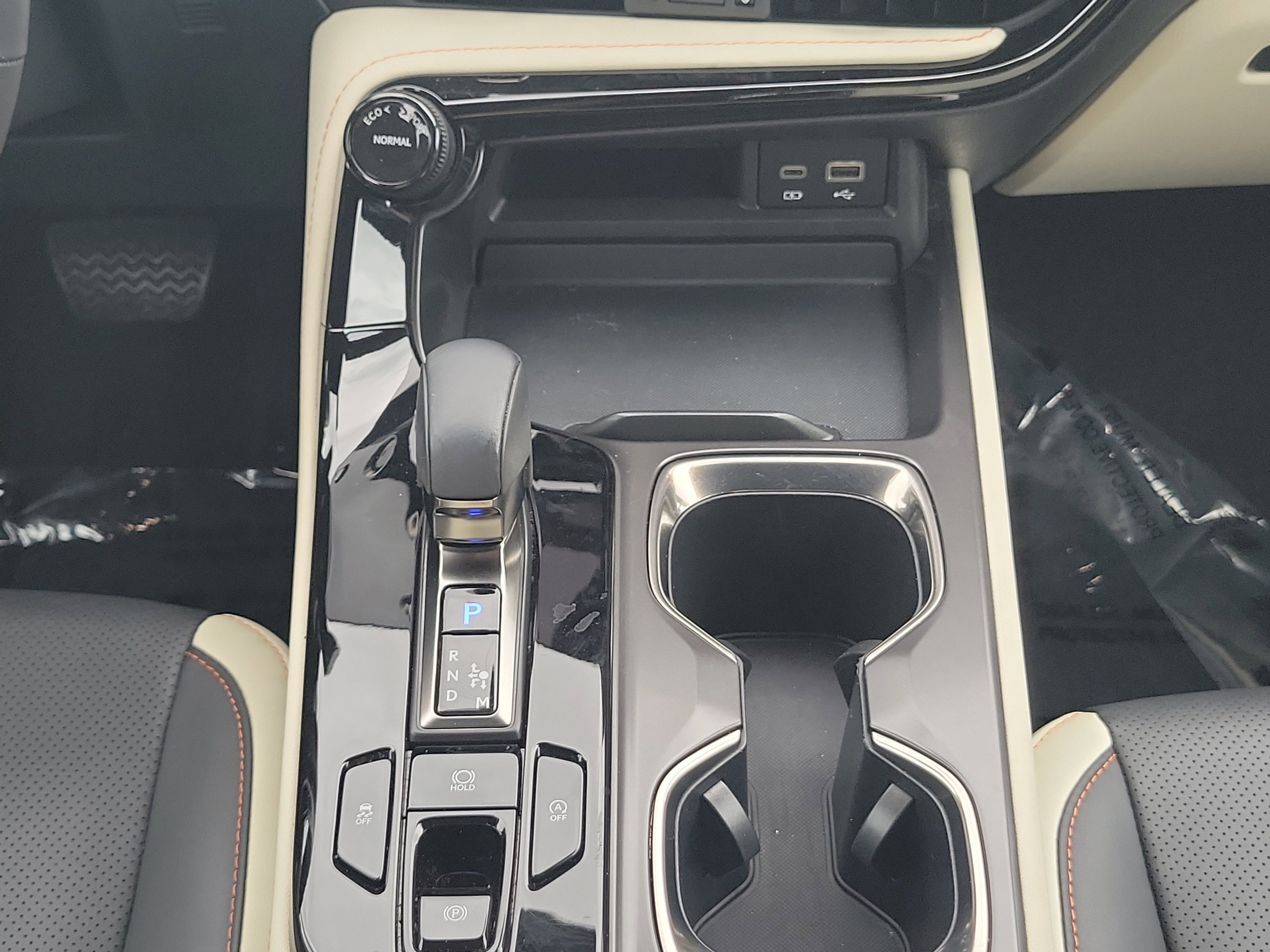 Used 2024 Lexus NX 250 FWD w/ Towing Package (2000 Lbs) image 18
