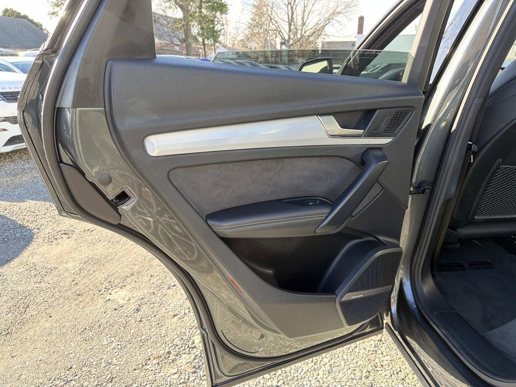 Used 2021 Audi SQ5 Premium Plus w/ Premium Plus Package image 28