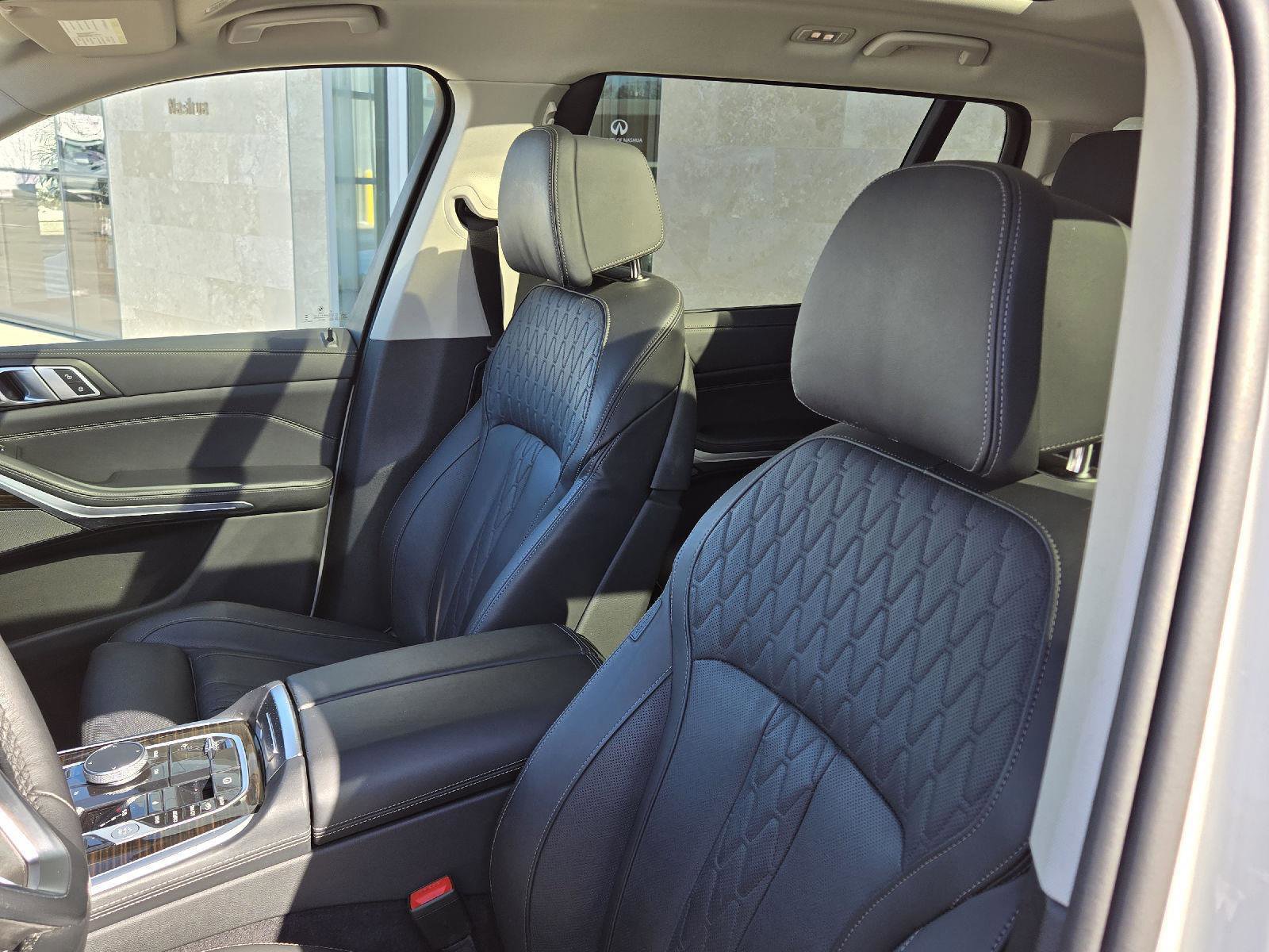 Used 2025 BMW X7 xDrive40i image 8