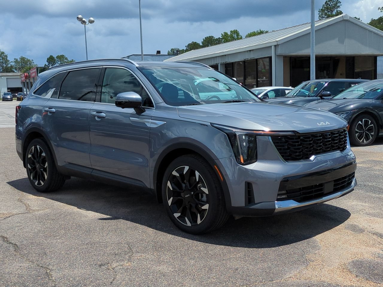 Certified 2025 Kia Sorento SX FWD image 3