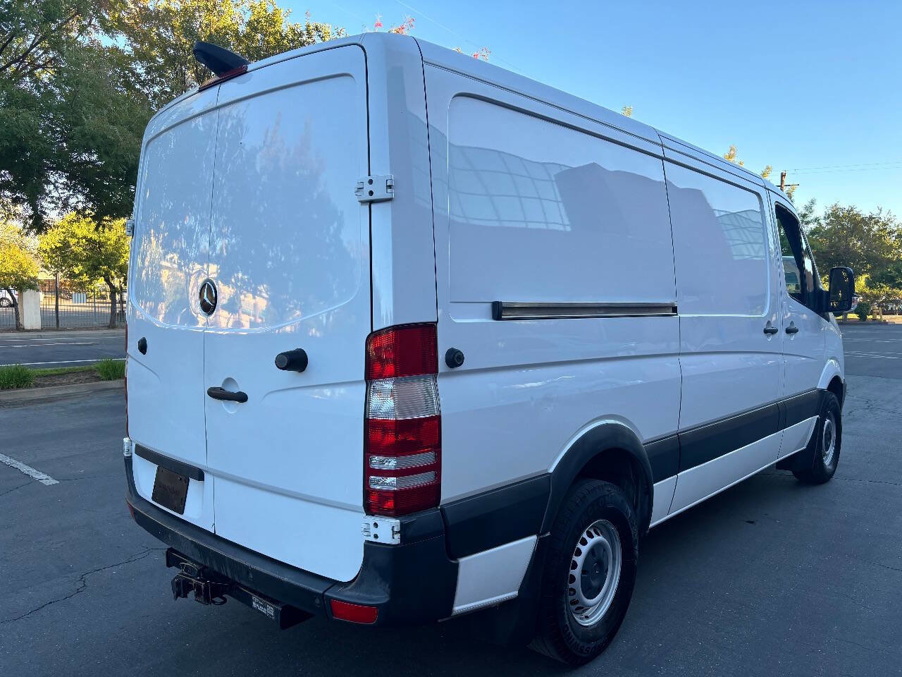 Used 2016 Mercedes-Benz Sprinter 2500 image 5