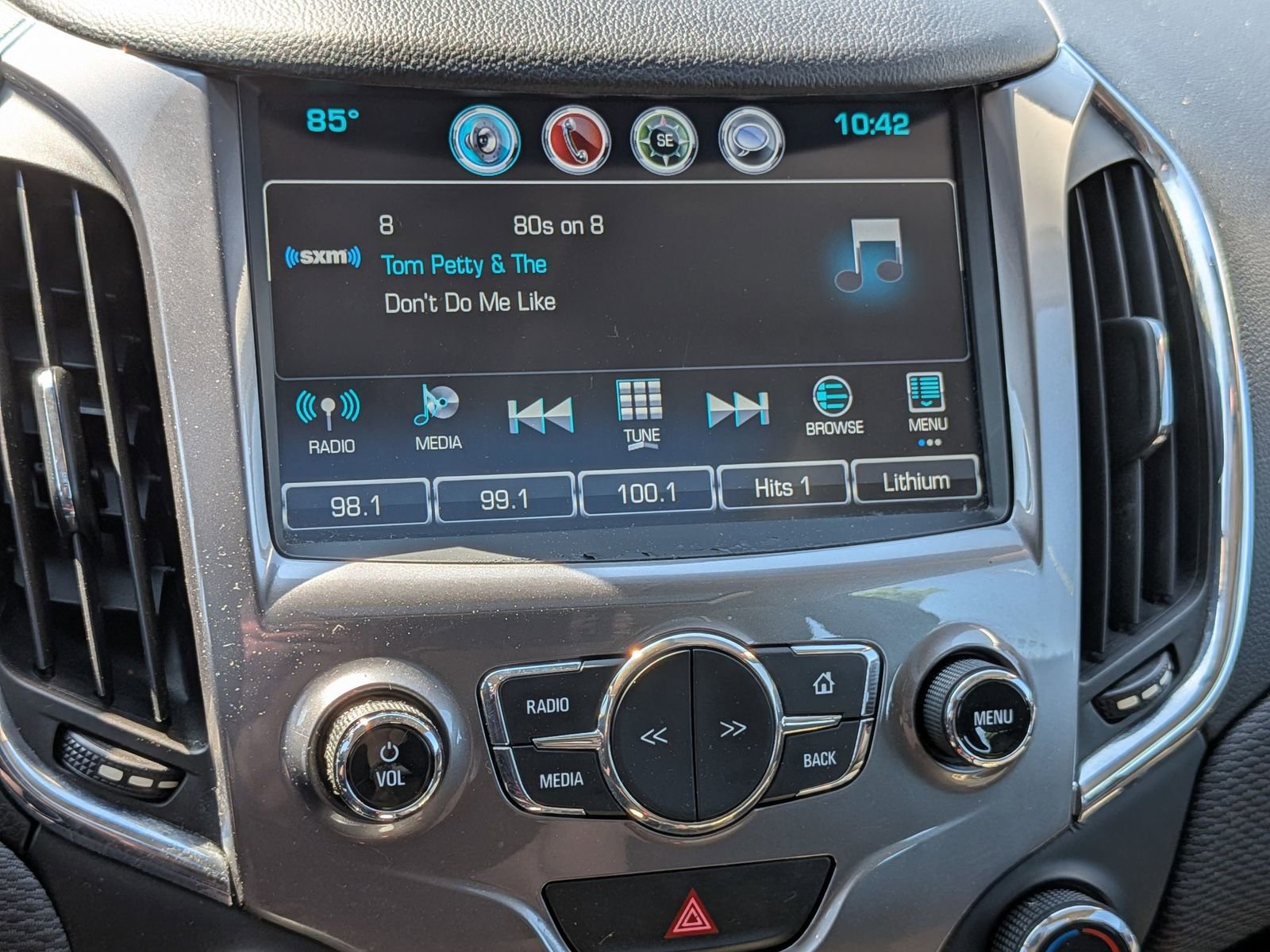 Used 2017 Chevrolet Cruze LT w/ Sun And Sound Package FWD image 22