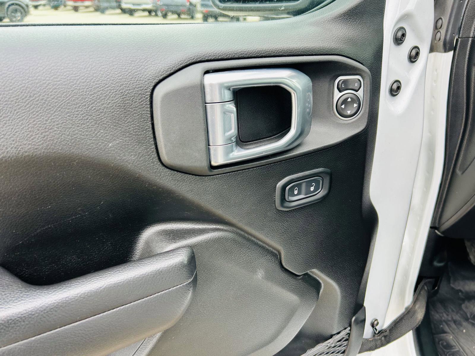 Used 2024 Jeep Wrangler Willys image 9