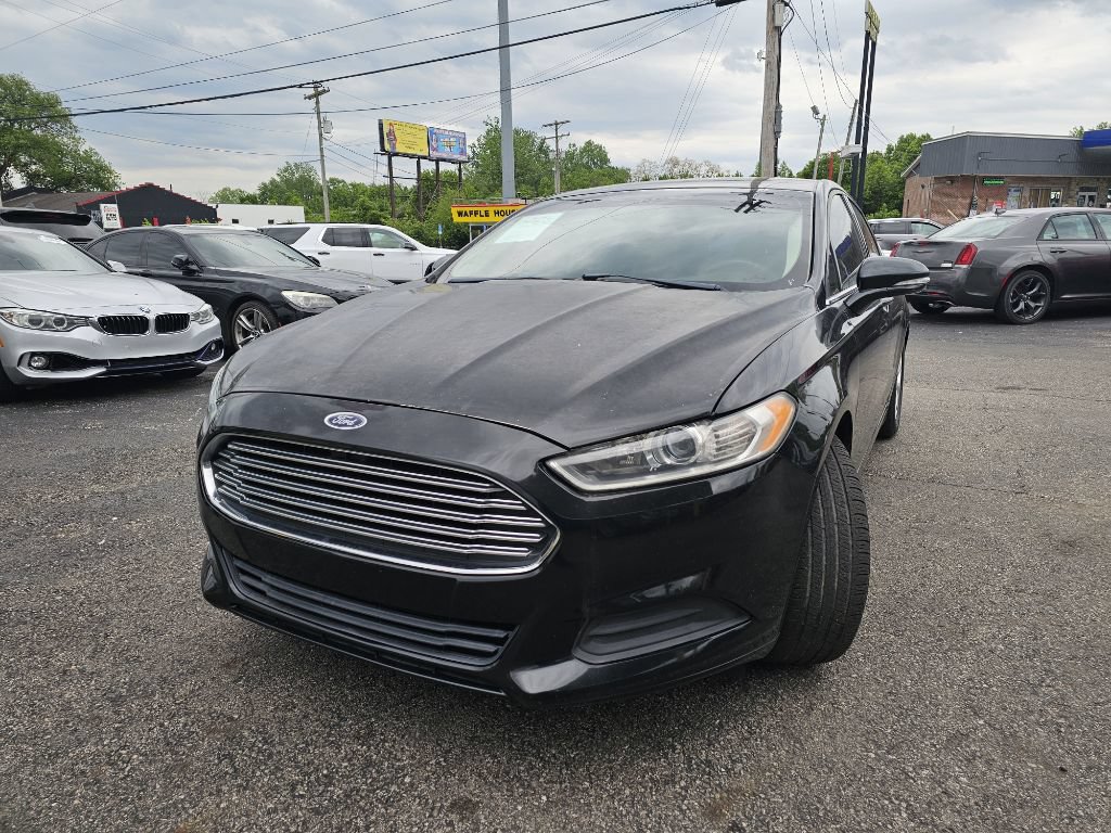 Used 2015 Ford Fusion SE FWD image 5