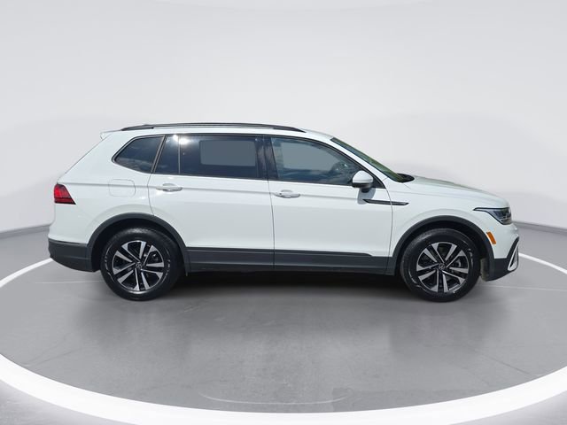 Used 2023 Volkswagen Tiguan S image 2