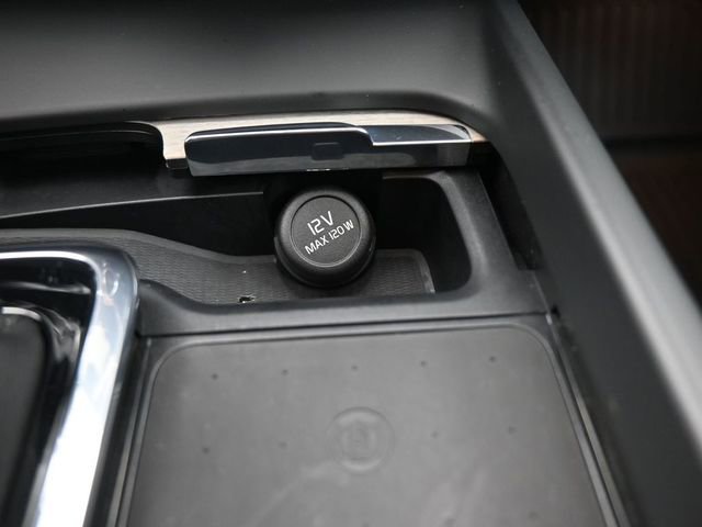Used 2021 Volvo XC60 T5 Inscription w/ Advanced Package image 4