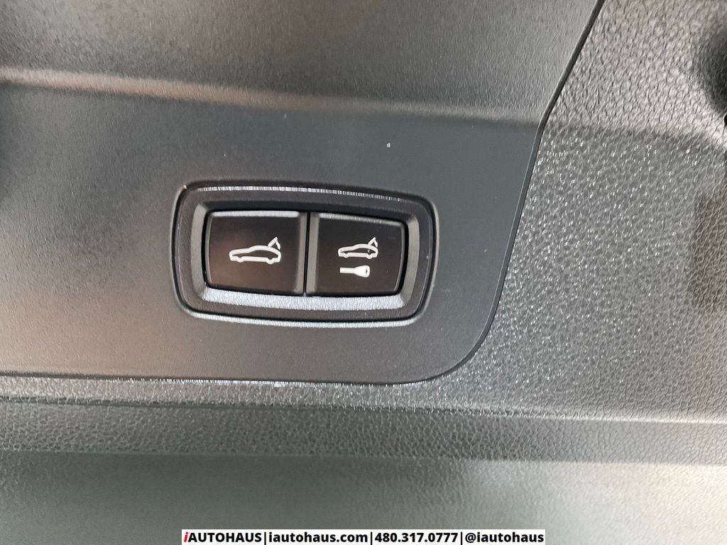 Used 2022 Porsche Panamera 4S w/ Premium Package image 43