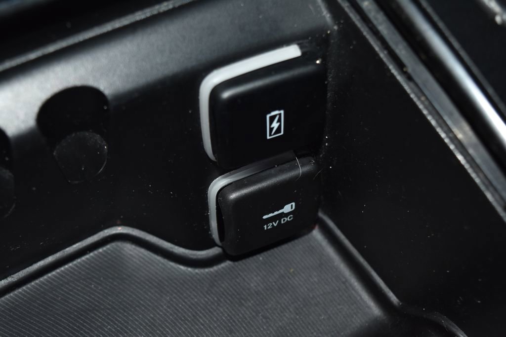 Used 2025 Chrysler Pacifica Limited image 17