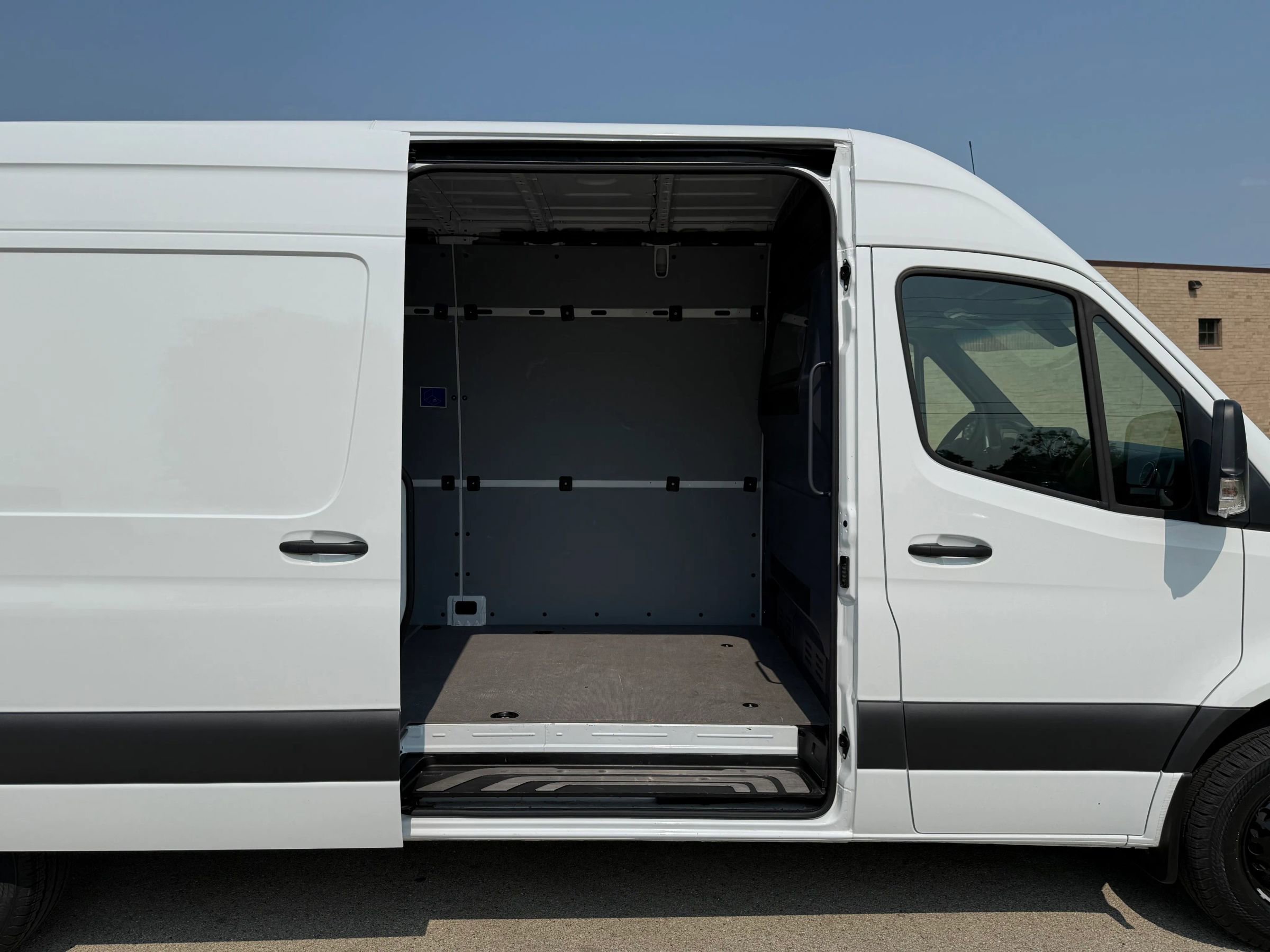 Used 2023 Mercedes-Benz Sprinter 3500 image 7