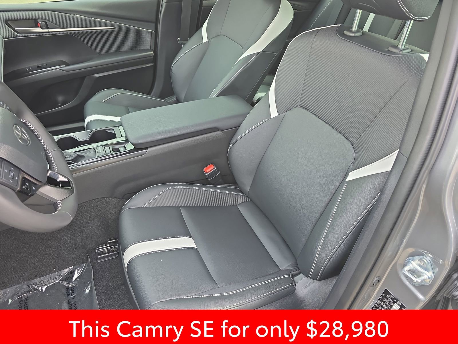 Used 2025 Toyota Camry SE image 20