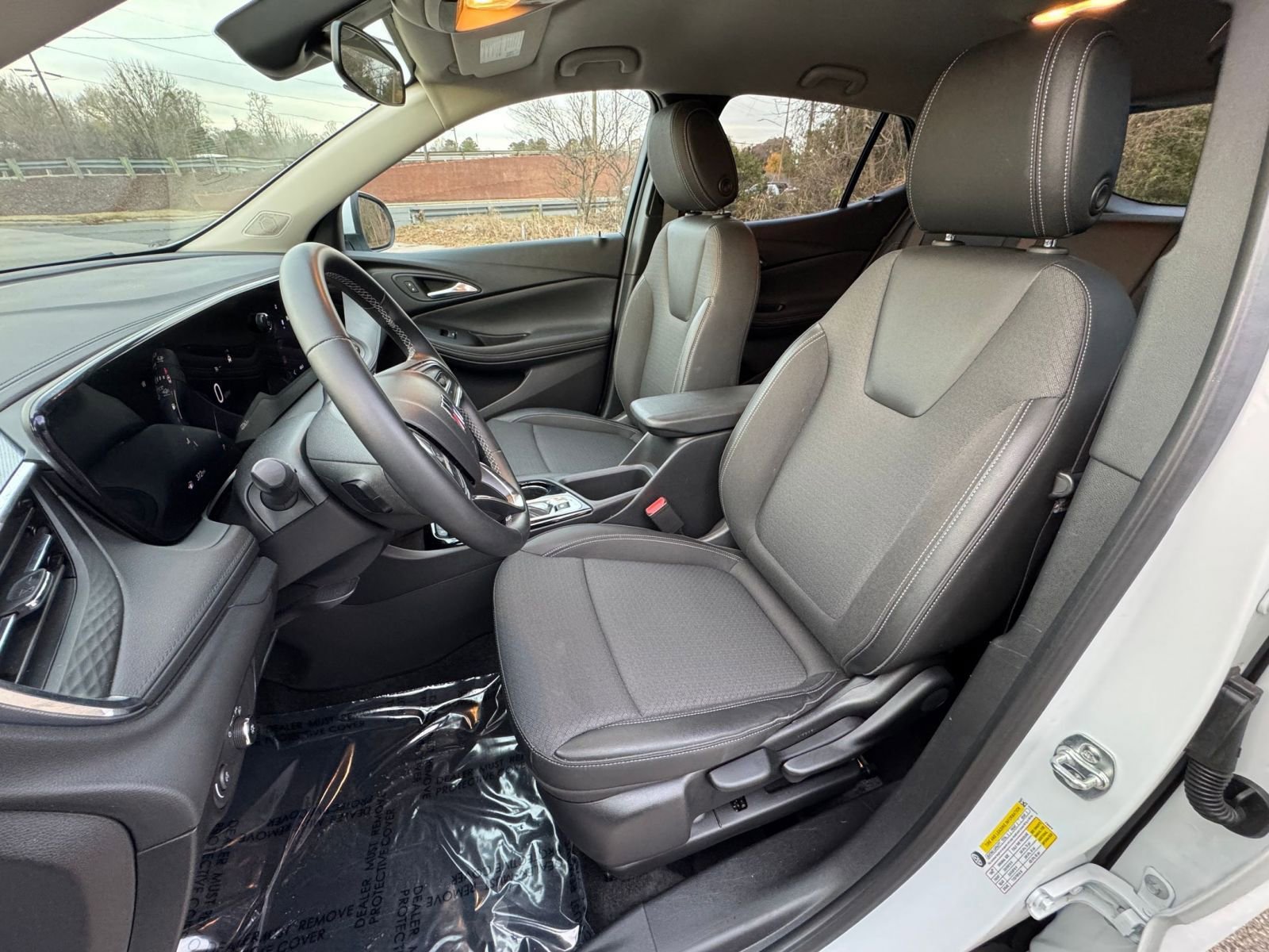 Used 2025 Buick Encore GX Preferred image 31