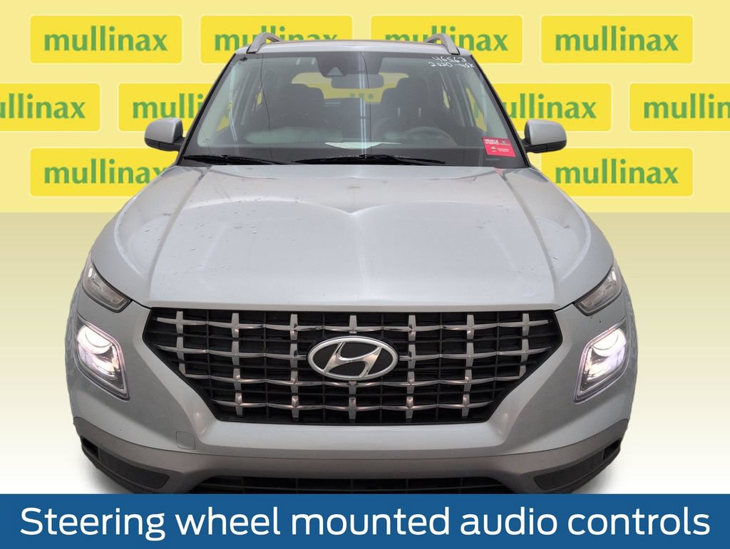 Used 2020 Hyundai Venue SEL FWD image 14