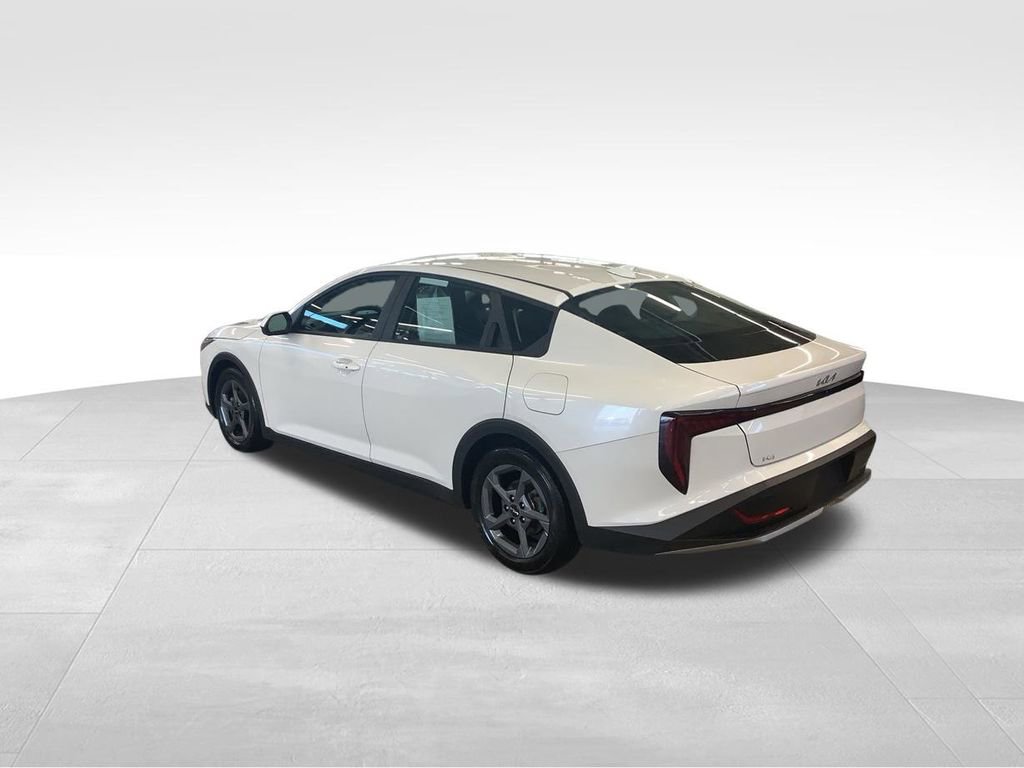 Certified 2025 Kia K4 LXS FWD image 4
