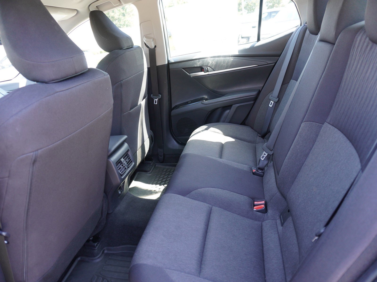 Used 2025 Toyota Camry LE FWD image 13