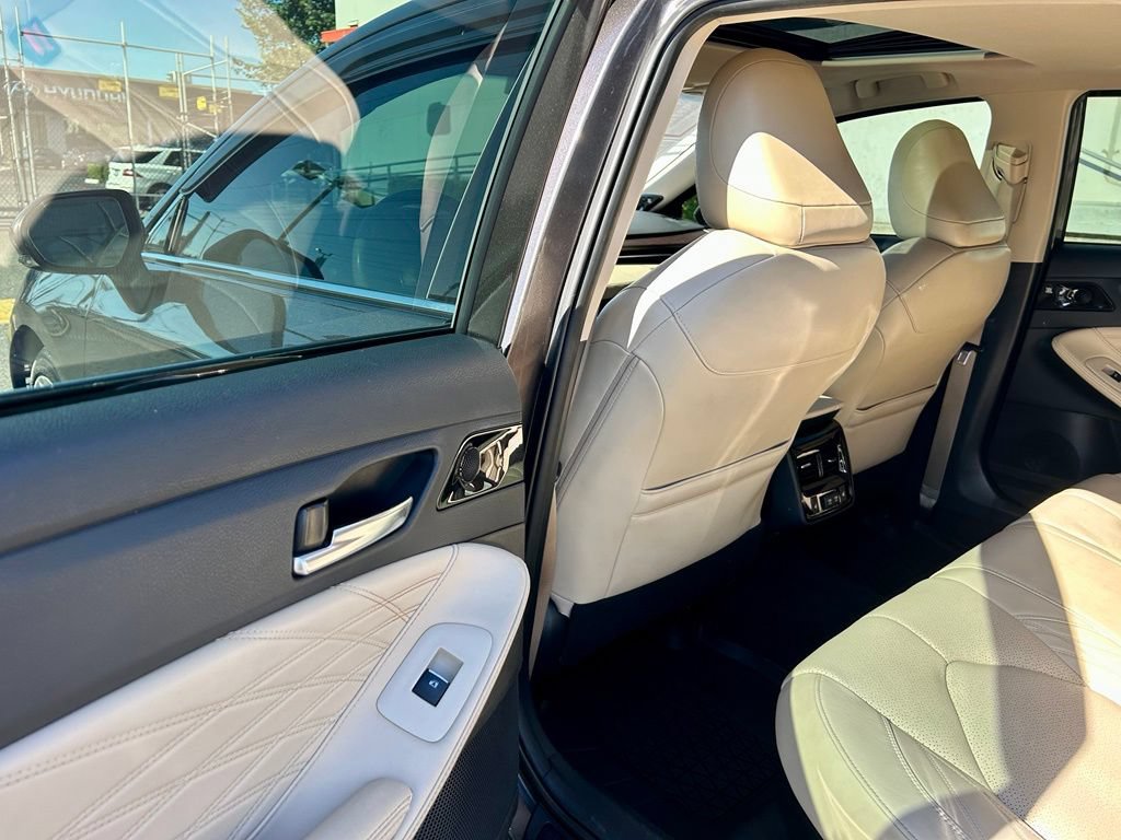 Certified 2019 Toyota Avalon Limited w/ Advanced Safety Package FWD image 11