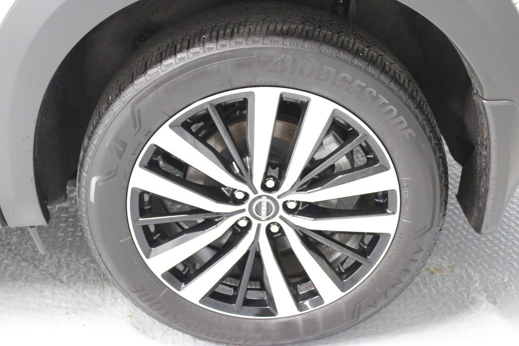 Used 2024 Nissan Pathfinder Platinum w/ Cargo Package AWD/4WD image 19