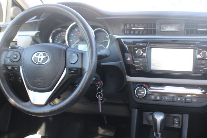 Used 2015 Toyota Corolla LE FWD image 18