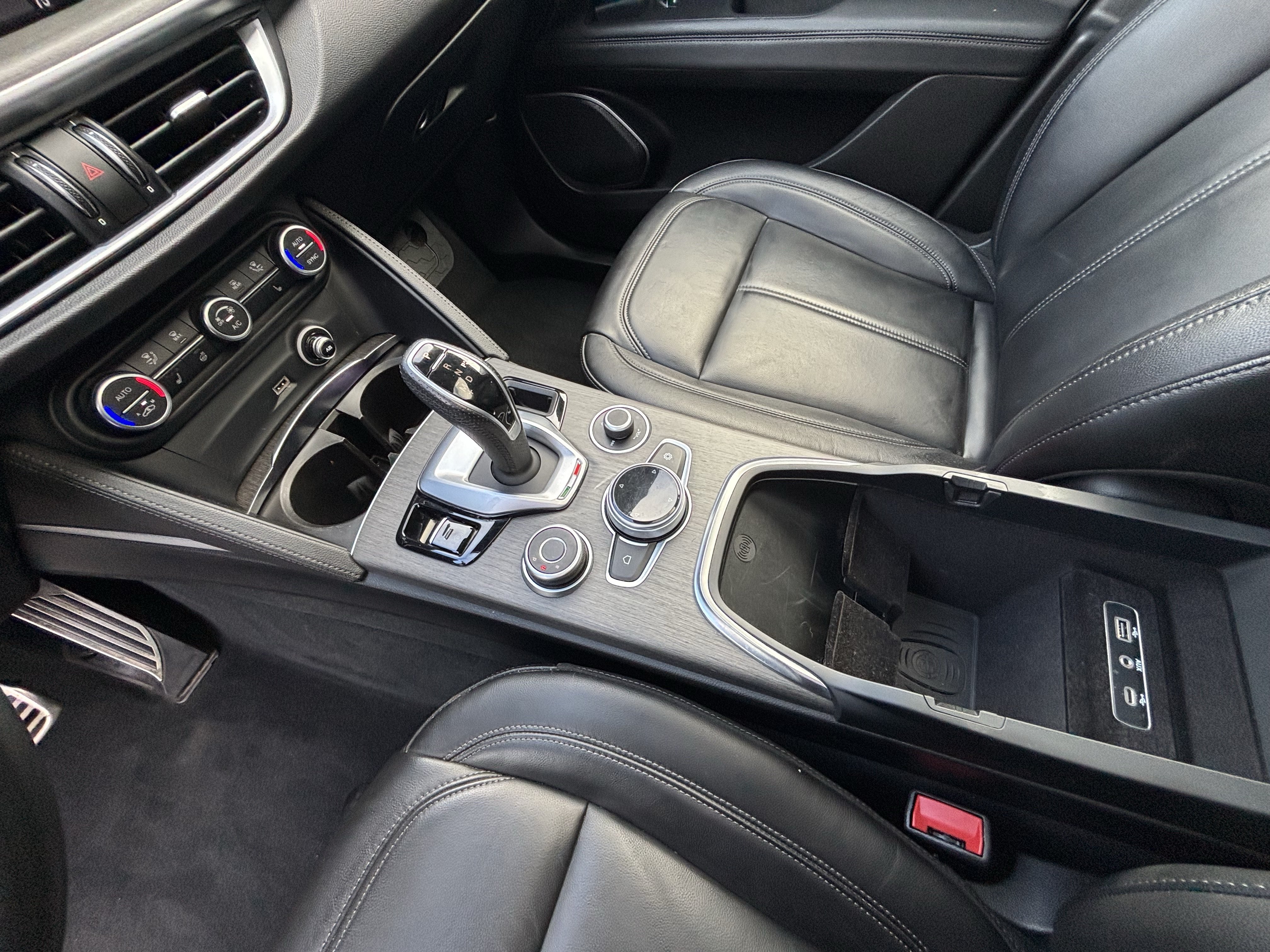 Certified 2023 Alfa Romeo Stelvio Ti AWD/4WD image 22