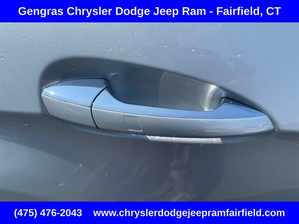 Used 2013 Mercedes-Benz E 350 4MATIC Sedan image 21