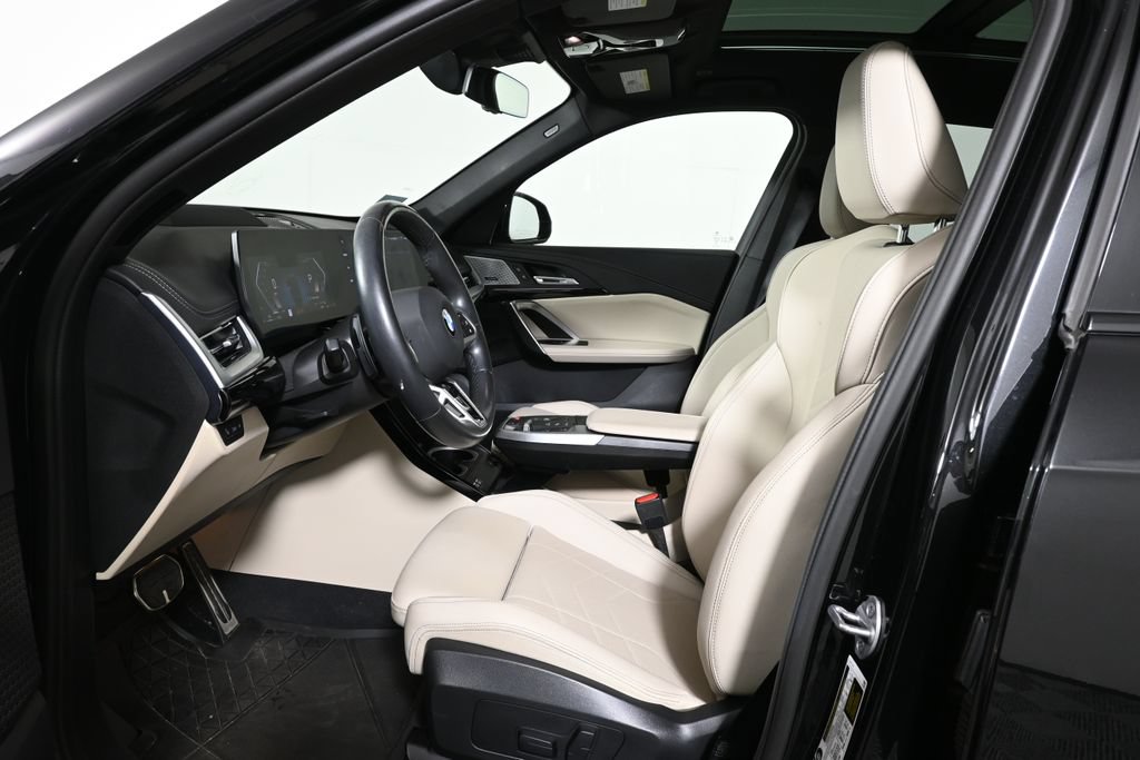 Certified 2024 BMW X1 xDrive28i w/ Premium Package AWD/4WD image 3