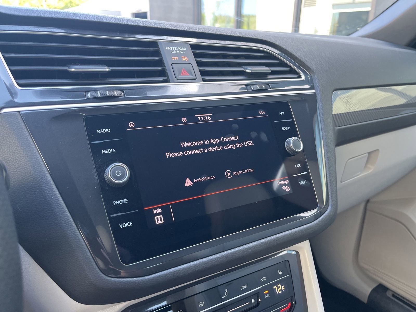 Used 2024 Volkswagen Tiguan SE R-Line image 24