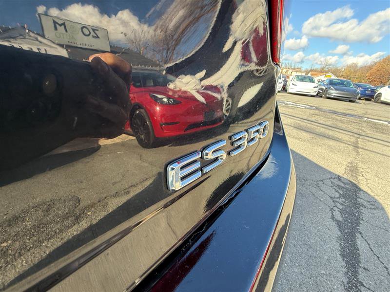 Used 2015 Lexus ES 350 w/ Luxury Package image 17