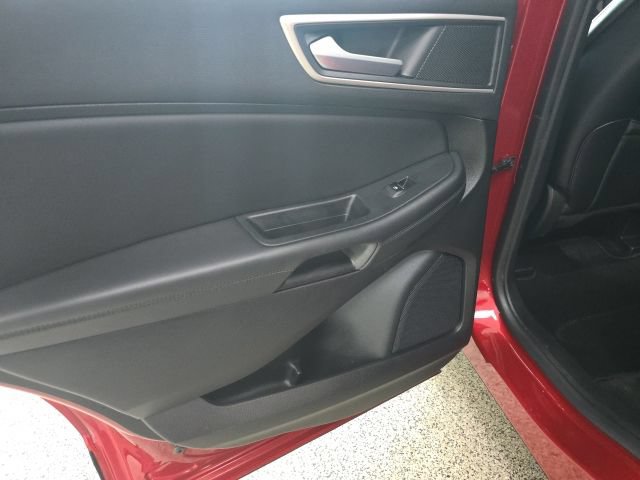 Used 2024 Ford Edge SEL AWD/4WD image 9