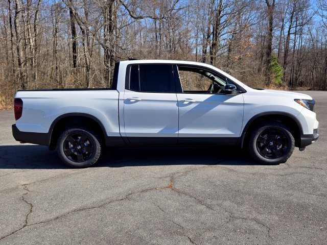 New 2026 Honda Ridgeline Black Edition image 2