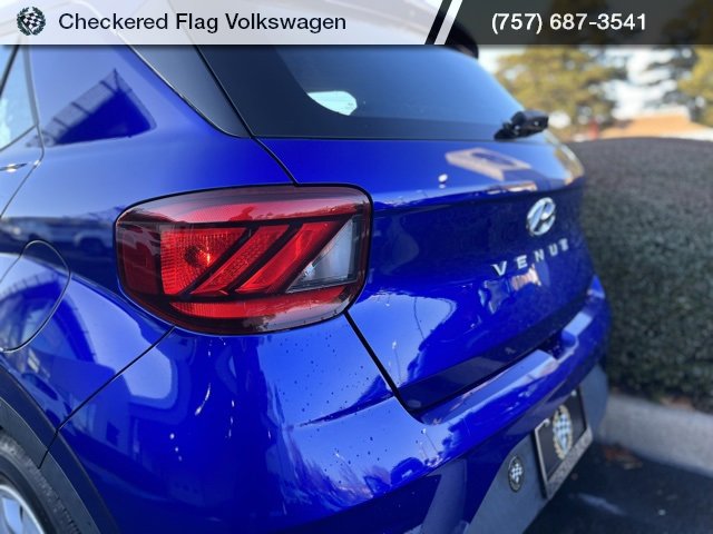 Used 2021 Hyundai Venue SE image 9