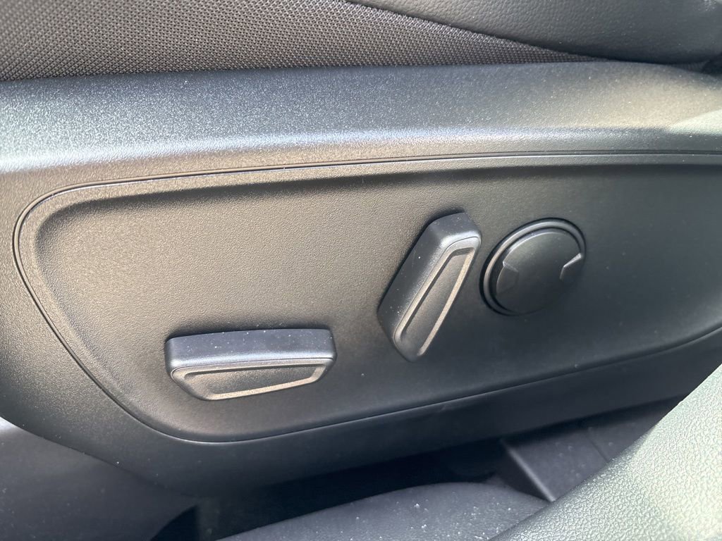 Used 2022 Ford Escape Titanium w/ Class II Trailer Tow Package image 16