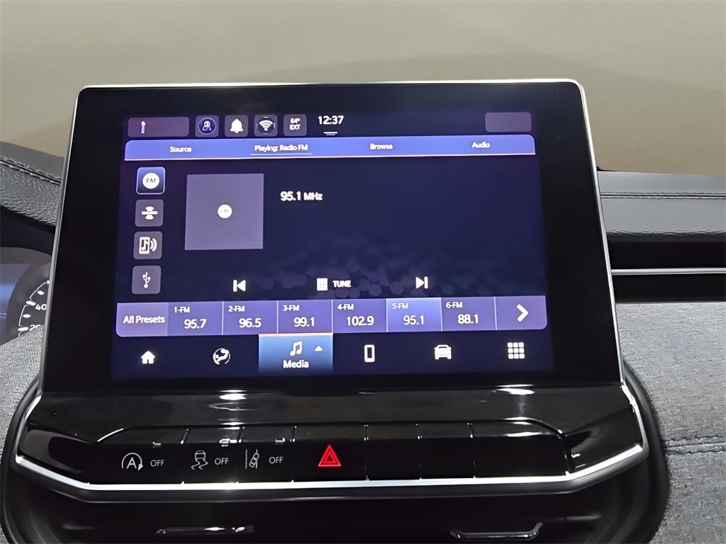 Used 2024 Jeep Compass Latitude image 24