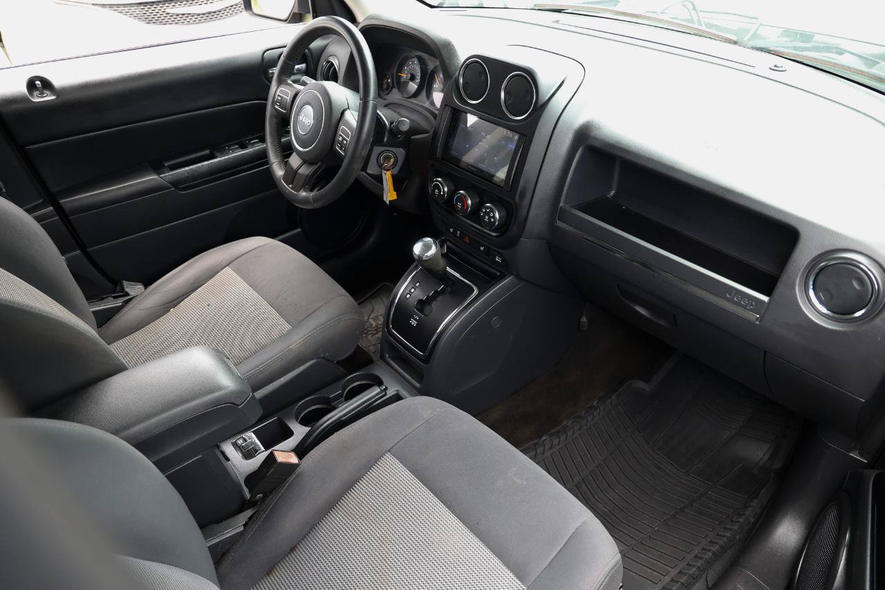 Used 2016 Jeep Patriot Latitude AWD/4WD image 16