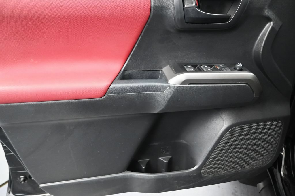 Used 2023 Toyota Tacoma SR5 w/ Technology Package RWD image 11