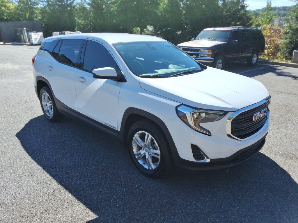 Used 2020 GMC Terrain SLE FWD image 3