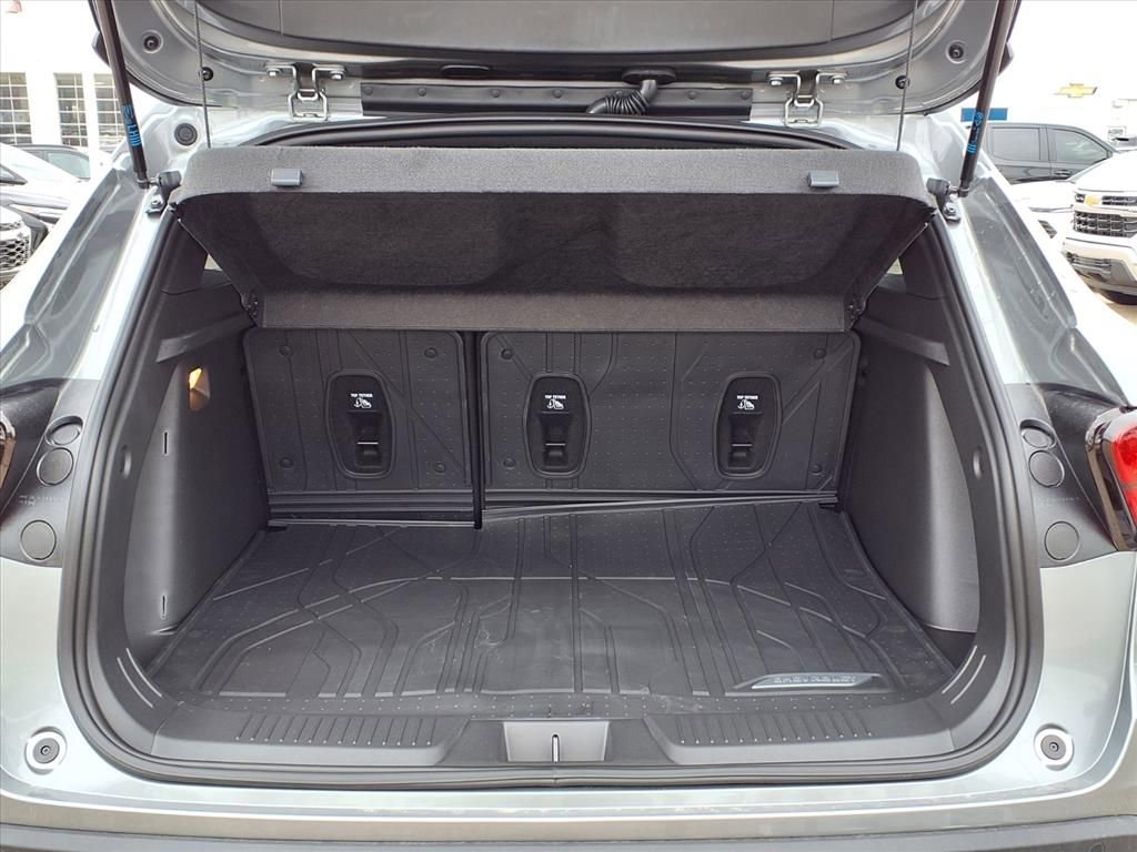 New 2026 Chevrolet Trax RS w/ Driver Confidence Package image 9