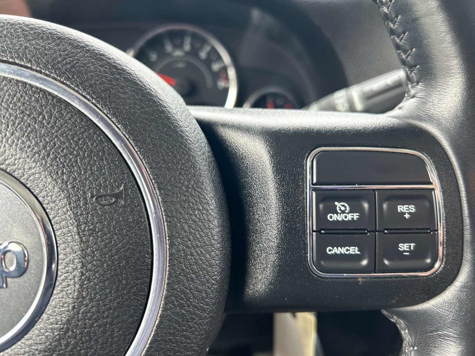 Used 2015 Jeep Wrangler Unlimited Sahara w/ Connectivity Group image 25