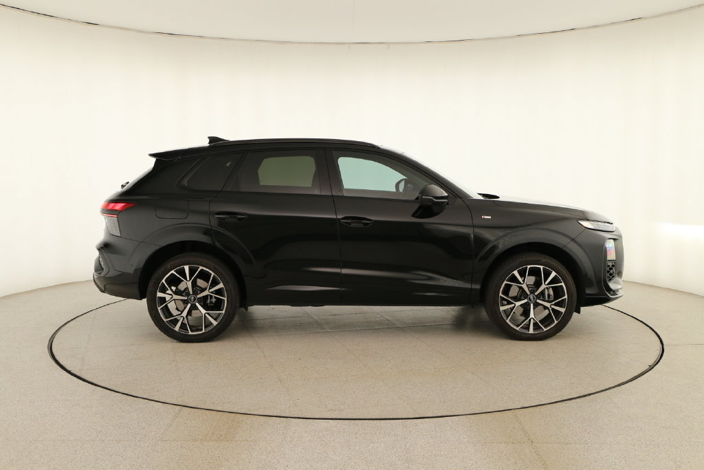 Certified 2026 Audi Q3 quattro 2.0T AWD/4WD image 8