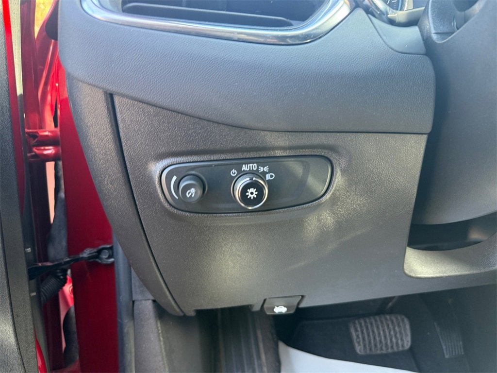 Used 2024 Chevrolet Equinox LT image 17