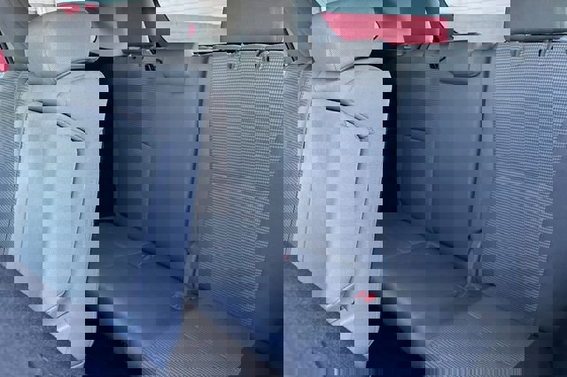 Used 2020 Toyota Highlander LE image 17