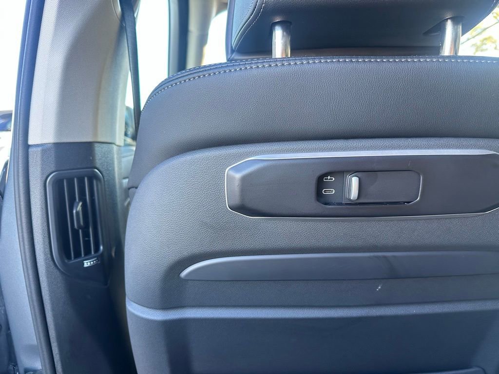 Certified 2025 BMW X7 xDrive40i image 24