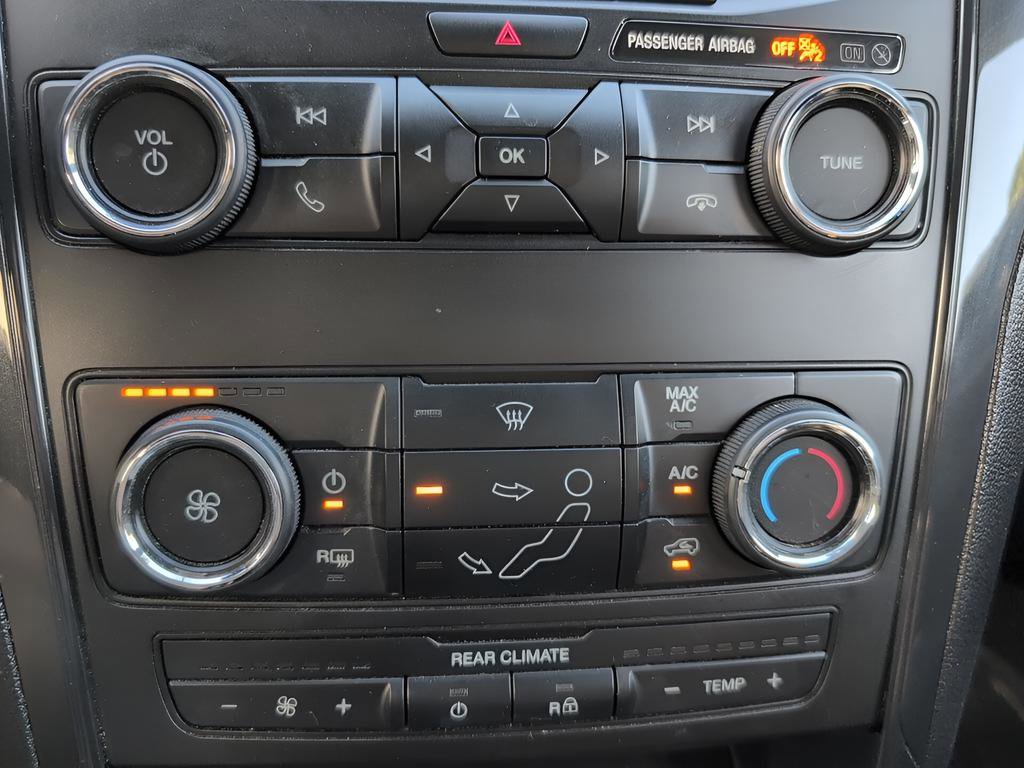 Used 2018 Ford Explorer XLT image 26