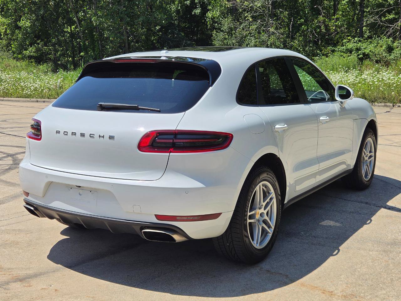Used 2018 Porsche Macan w/ Premium Package Plus AWD/4WD image 5