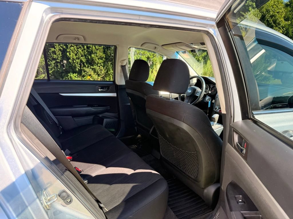 Used 2013 Subaru Outback 2.5i Premium w/ All-Weather Pkg AWD/4WD image 13