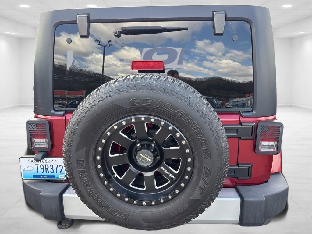 Used 2012 Jeep Wrangler Unlimited Sahara w/ Dual Top Group image 5