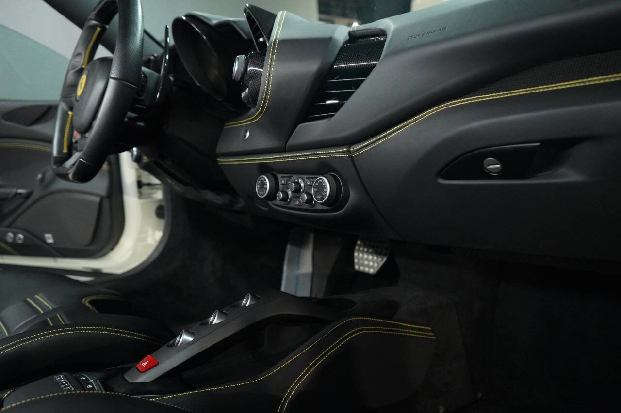 Used 2017 Ferrari 488 GTB image 90