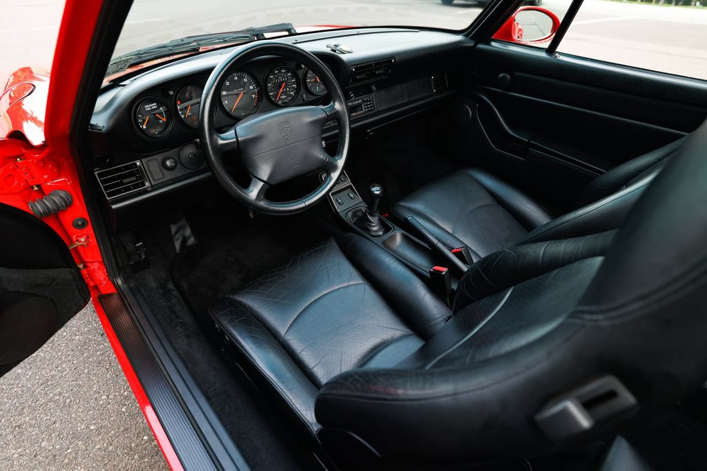 Used 1995 Porsche 911 Carrera RWD image 2